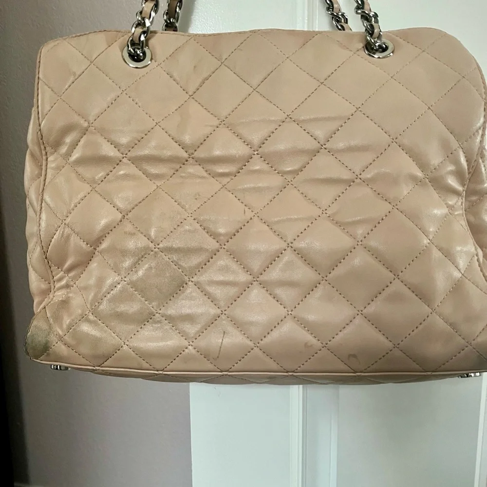 Michael Kors Quilted Tan Shoulder Bag - Picture 2 of 5